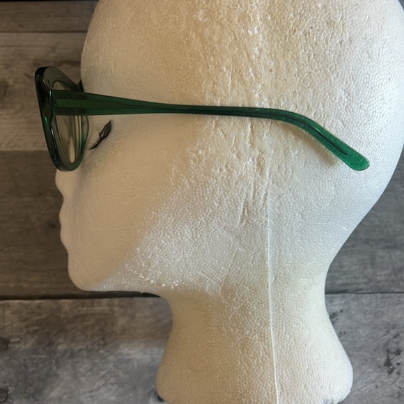 🆕 listing! Beautiful green cat-eye glasses - Picture 2 of 6